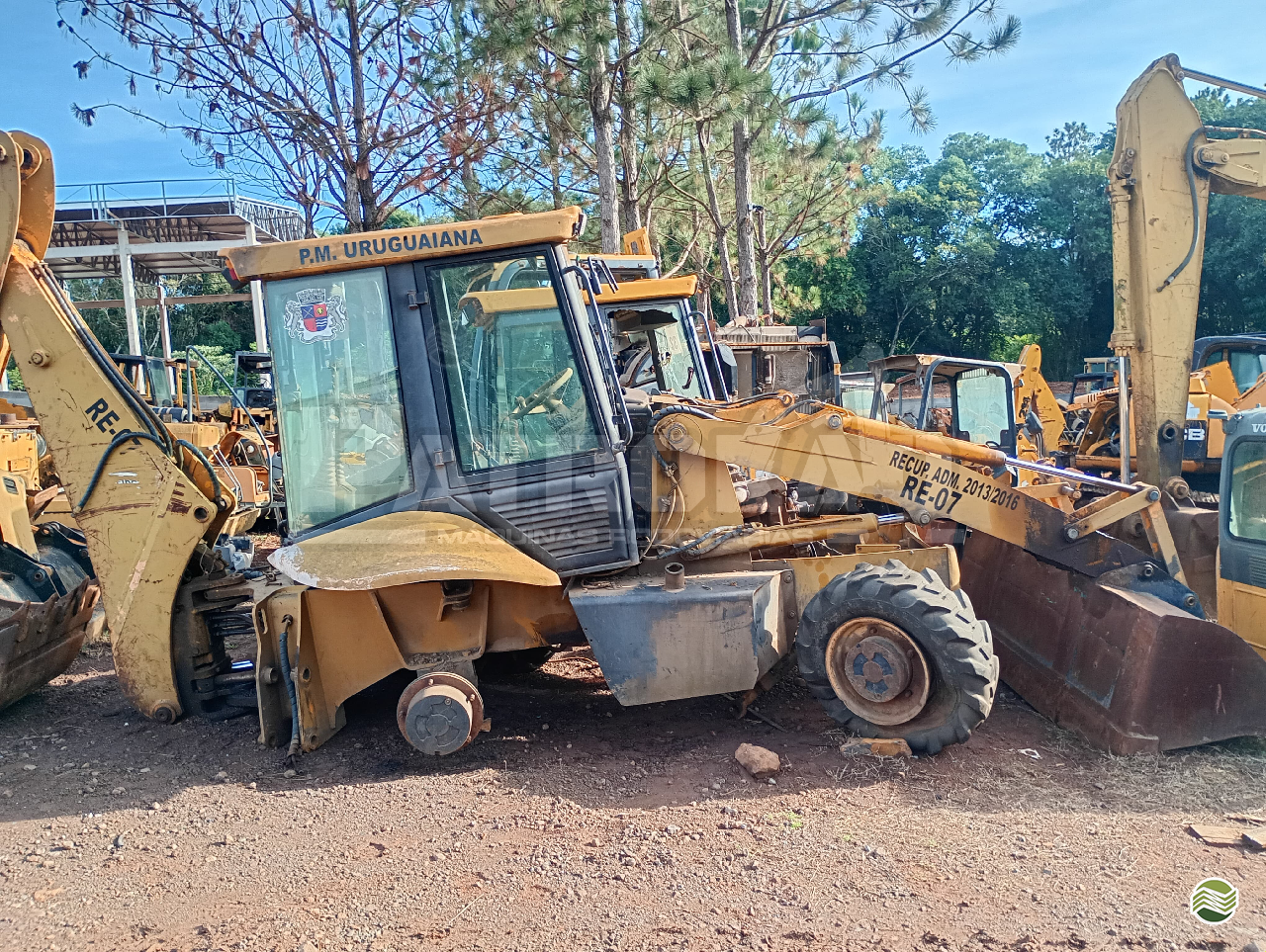 Retroescavadeira JCB 3C para desmanche de peças